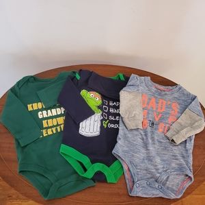 🎉 4/$20 3-6 month long sleeve onesies